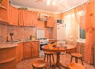 Трехкомнатная квартира по ул. Кулакова, 1. Цена 2000 руб. в сутки.